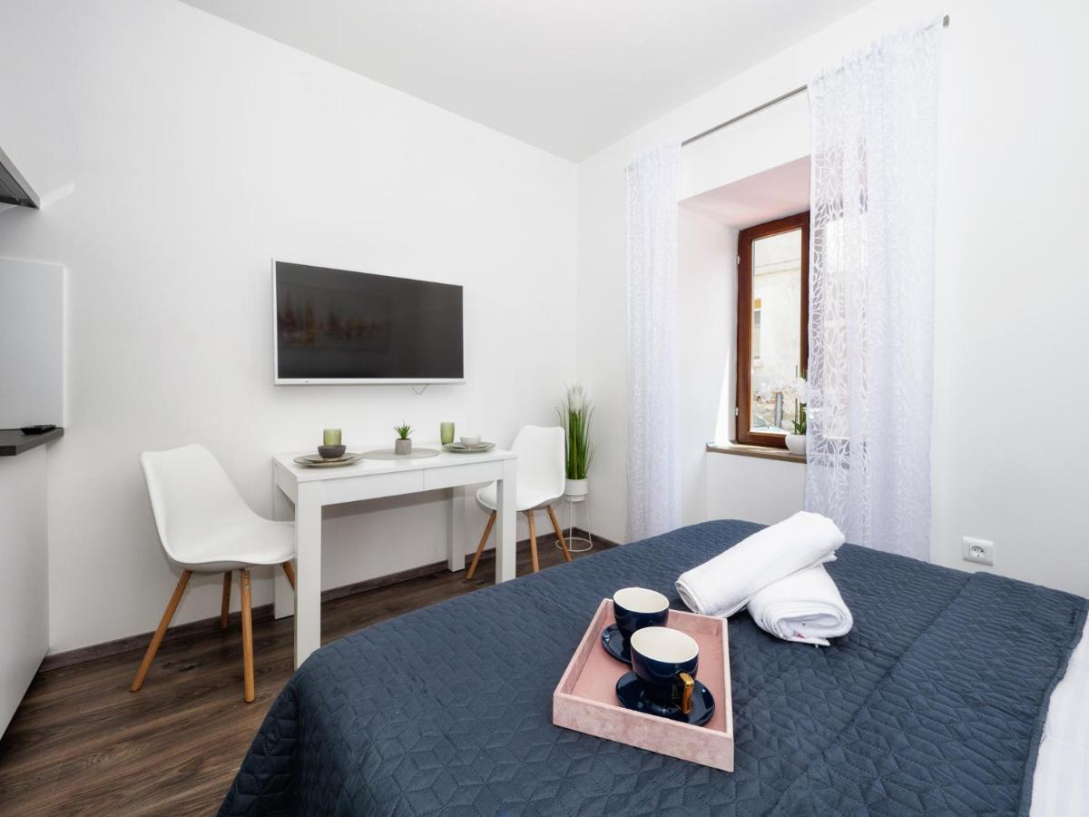 Arena Delight Studio Apartments Pula Eksteriør billede